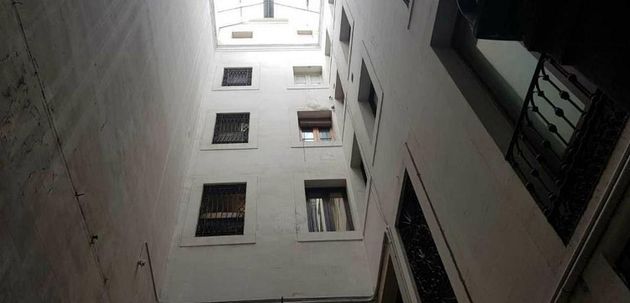 Foto 2 de Pis en venda a El Gòtic de 5 habitacions amb terrassa