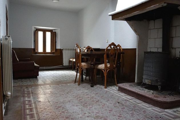 Foto 2 de Casa rural en venda a calle Mayor de 3 habitacions amb calefacció
