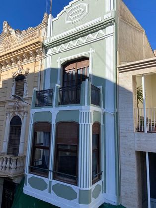 Foto 1 de Casa adossada en venda a Camino de Onda - Salesianos - Centro de 4 habitacions amb terrassa i balcó