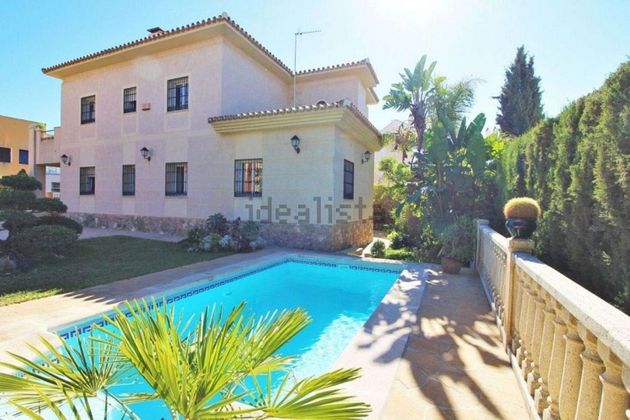 Foto 1 de Xalet en venda a El Bajondillo de 4 habitacions amb terrassa i piscina