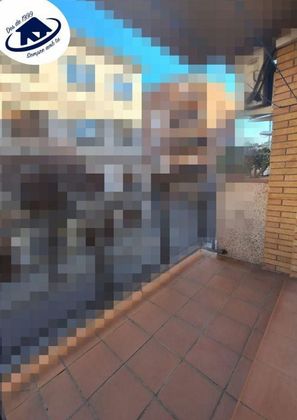 Foto 1 de Piso en venta en Centre - Castellar del Vallès de 3 habitaciones con balcón y calefacción