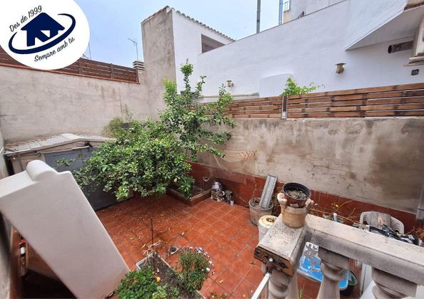 Foto 1 de Casa rural en venta en Centre - Castellar del Vallès de 3 habitaciones con terraza y jardín