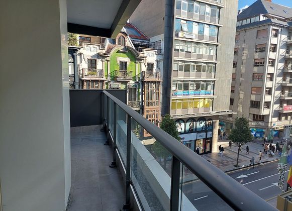Foto 2 de Pis en venda a calle Gil de Jaz de 4 habitacions amb terrassa i balcó