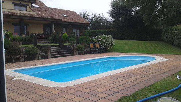 Foto 1 de Chalet en venta en Parroquias de Oviedo de 4 habitaciones con terraza y piscina