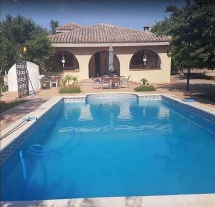 Foto 1 de Xalet en venda a Cheste de 3 habitacions amb terrassa i piscina