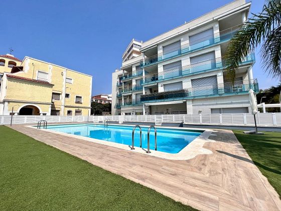 Foto 1 de Pis en venda a plaza Pessebre de 3 habitacions amb terrassa i piscina