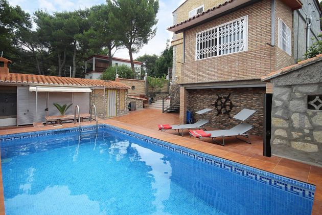 Foto 1 de Chalet en venta en El Vedat - Santa Apolonia de 3 habitaciones con terraza y piscina