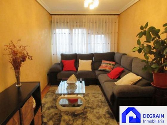 Foto 2 de Piso en venta en San Lázaro - Otero - Villafría de 3 habitaciones con terraza y garaje