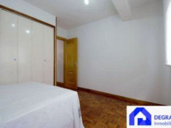 Foto 2 de Pis en venda a La Ería - Masip de 3 habitacions amb terrassa i garatge