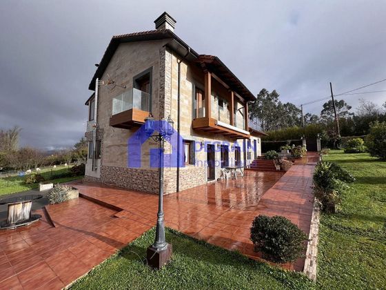 Foto 1 de Xalet en venda a Regueras (Las) de 5 habitacions amb terrassa i garatge