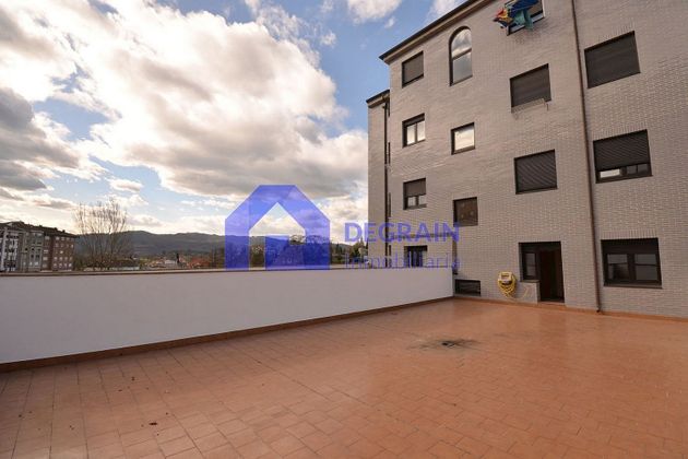 Foto 2 de Pis en venda a Llanera de 2 habitacions amb terrassa i garatge