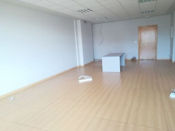 Foto 2 de Oficina en venda a Llanera amb garatge i calefacció