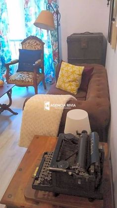 Foto 2 de Pis en lloguer a Centro - Gijón de 2 habitacions amb mobles i balcó