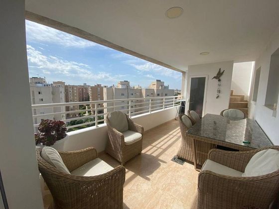 Foto 2 de Ático en venta en Playa de San Juan de 4 habitaciones con terraza y piscina