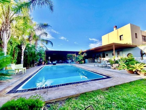 Foto 1 de Chalet en venta en Almajada-Ravel de 5 habitaciones con terraza y piscina