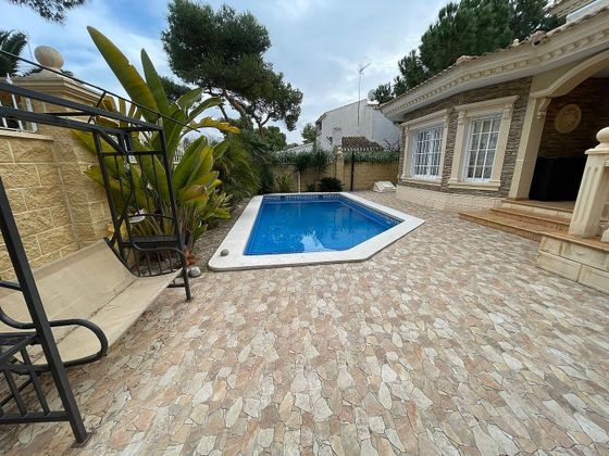 Foto 2 de Venta de chalet en Playa del Cura de 3 habitaciones con terraza y piscina