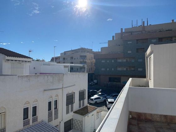 Foto 2 de Venta de casa en Torrelamata - La Mata de 3 habitaciones con terraza y balcón