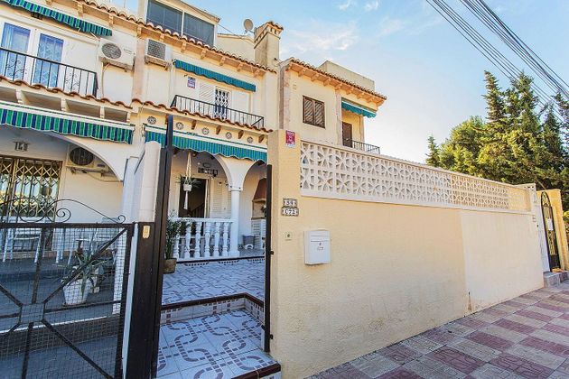 Foto 2 de Casa en venda a La Siesta - El Salado - Torreta de 3 habitacions amb terrassa i piscina