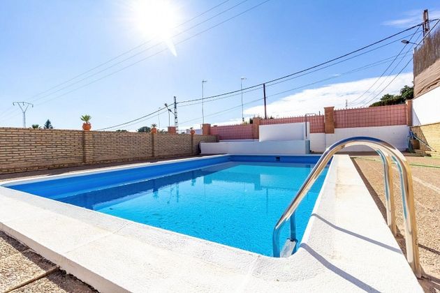 Foto 2 de Xalet en venda a Nueva Alcalá de 3 habitacions amb terrassa i piscina