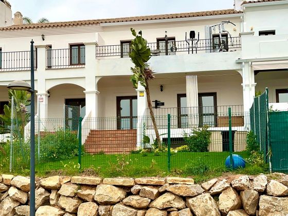 Foto 1 de Alquiler de casa en calle Del Priorato Urb Montevideo Hills de 4 habitaciones con terraza y piscina