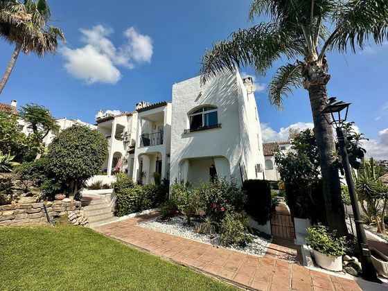 Foto 1 de Casa adossada en venda a calle Del Tenis de 3 habitacions amb terrassa i piscina