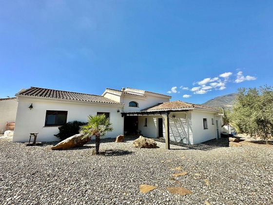 Foto 1 de Casa rural en venda a calle Del Membrillo de 7 habitacions amb terrassa i piscina