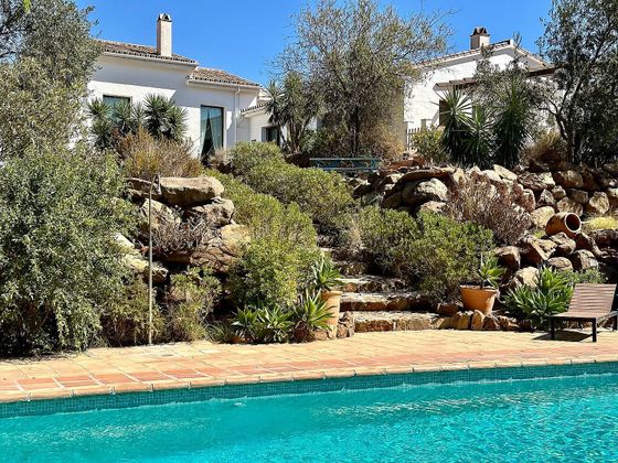 Foto 2 de Casa rural en venda a calle Del Membrillo de 7 habitacions amb terrassa i piscina