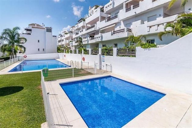 Foto 1 de Pis en lloguer a Estepona Oeste - Valle Romano - Bahía Dorada de 2 habitacions amb terrassa i piscina