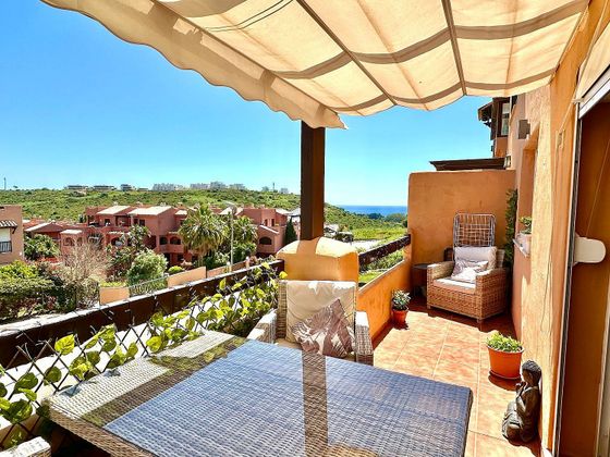 Foto 1 de Pis en venda a urbanización Casares del Sol de 2 habitacions amb terrassa i piscina