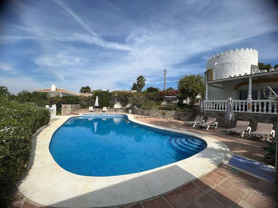 Foto 1 de Venta de chalet en calle Los Naranjos de 4 habitaciones con terraza y piscina