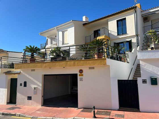 Foto 2 de Casa adossada en venda a calle Callre Madrid de 3 habitacions amb terrassa i piscina