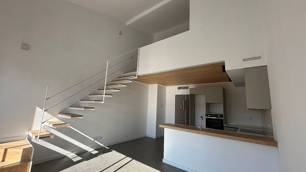 Foto 2 de Dúplex en venda a Vallparadís de 2 habitacions amb terrassa i balcó