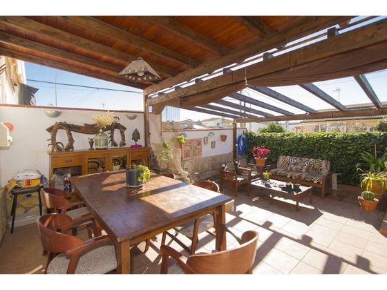 Foto 1 de Casa en venda a Olesa de Montserrat de 4 habitacions amb terrassa i piscina