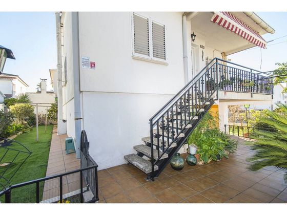 Foto 1 de Casa en venda a Olesa de Montserrat de 3 habitacions amb terrassa i piscina