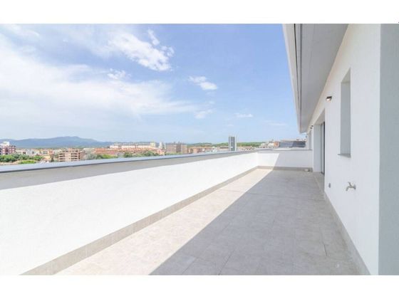 Foto 1 de Àtic en venda a calle Barcelona de 2 habitacions amb terrassa i aire acondicionat