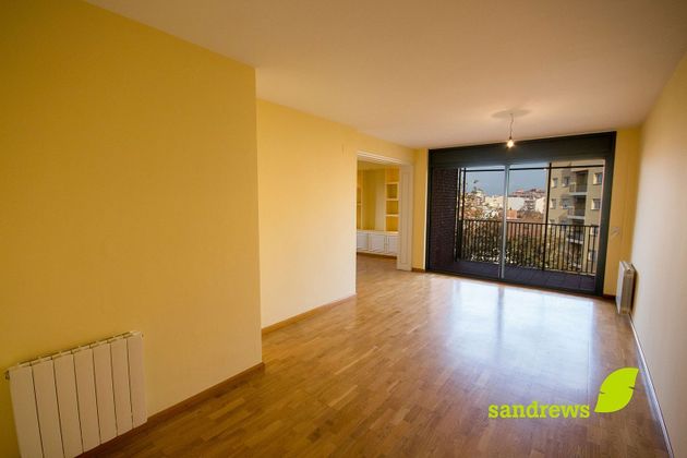 Foto 1 de Dúplex en venda a Poblenou - L'Olivar Gran de 4 habitacions amb terrassa i garatge