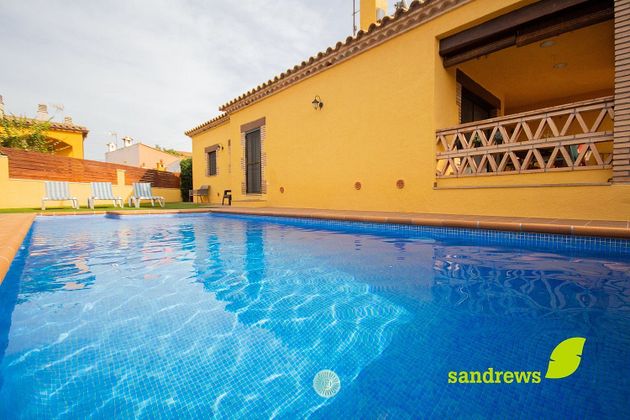 Foto 2 de Chalet en venta en Sant Miquel de Fluvià de 3 habitaciones con terraza y piscina