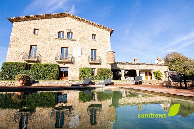 Foto 1 de Casa rural en venda a Llagostera de 4 habitacions amb piscina i garatge