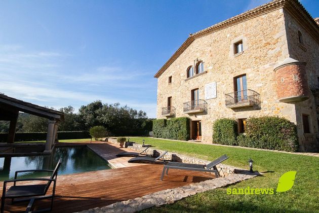 Foto 2 de Casa rural en venda a Llagostera de 4 habitacions amb piscina i garatge