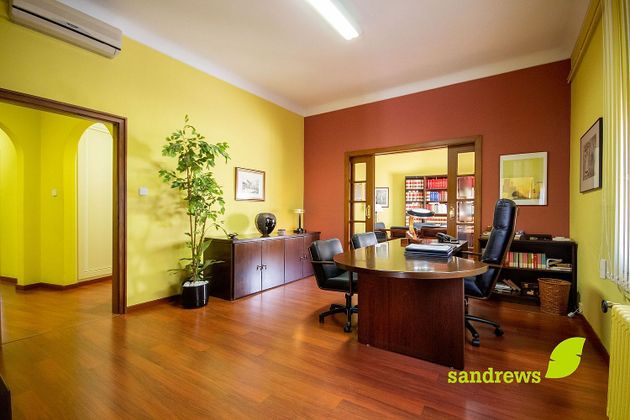 Foto 1 de Oficina en venda a Centre - Figueres amb aire acondicionat i calefacció