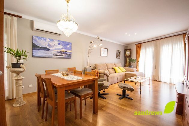 Foto 1 de Casa adossada en venda a Centre - Figueres de 6 habitacions amb terrassa i garatge