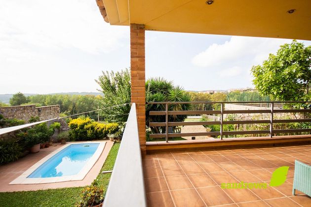 Foto 1 de Casa adosada en venta en Lladó de 5 habitaciones con terraza y piscina