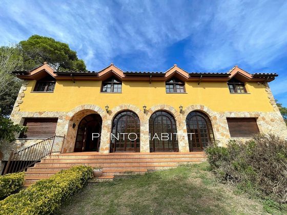 Foto 1 de Xalet en venda a Mas Rampinyó - Carrerada de 9 habitacions amb terrassa i garatge
