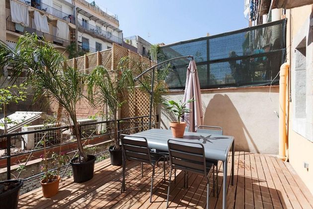 Foto 2 de Pis en venda a El Raval de 2 habitacions amb terrassa i aire acondicionat