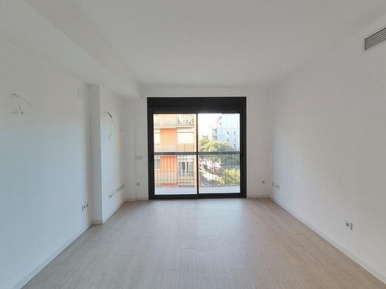 Foto 2 de Pis en venda a Sant Adrià de Besos de 2 habitacions amb balcó i aire acondicionat