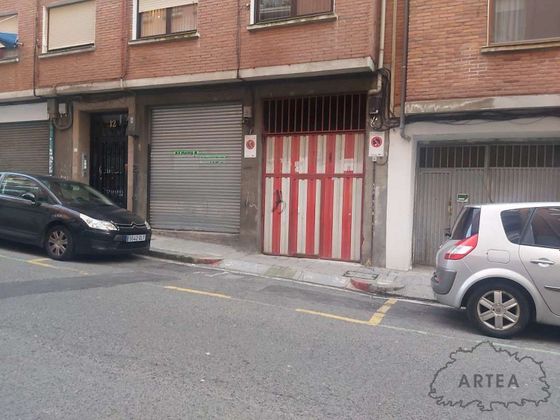 Foto 1 de Venta de garaje en calle Eguiluz Antonio Médico de 15 m²