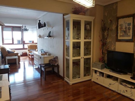 Foto 2 de Pis en venda a Begoña de 3 habitacions amb garatge i calefacció
