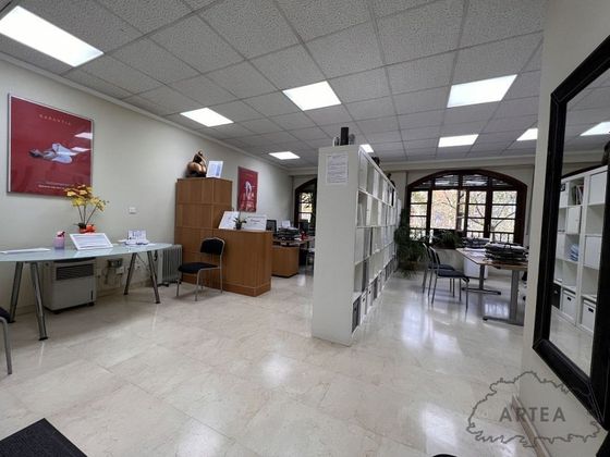 Foto 1 de Alquiler de oficina en calle Campo de Volantín Pasealekua de 42 m²