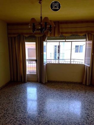 Foto 2 de Venta de piso en Torredonjimeno de 3 habitaciones con terraza y balcón