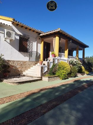 Foto 1 de Casa en venta en Andújar de 6 habitaciones con terraza y piscina